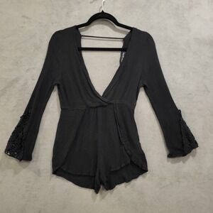 See You Monday Black V-Neck Romper Women's Small Crochet Lace Sleeve Whimsigoth‎